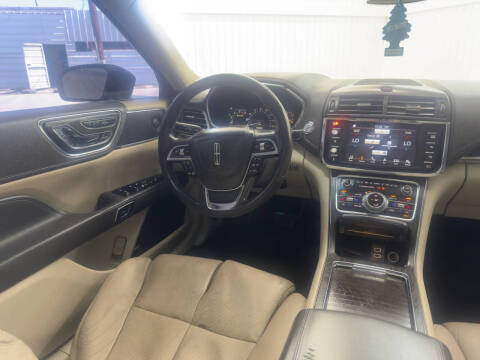 2017 Lincoln Continental Select