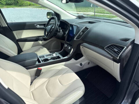 2022 Ford Edge Titanium
