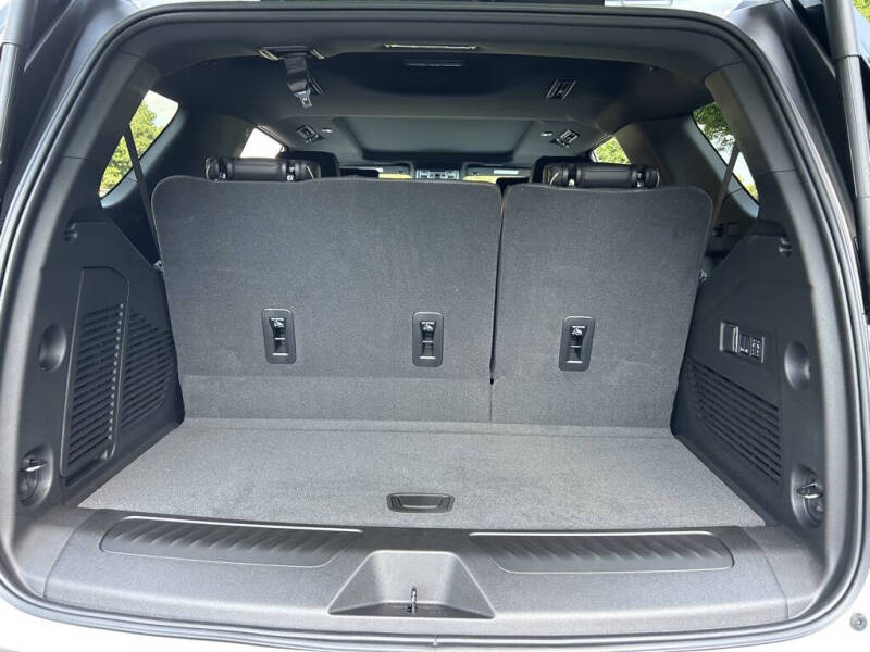 2025 GMC Yukon Elevation