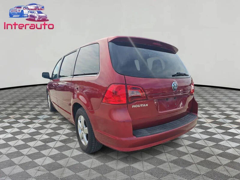 2011 Volkswagen Routan