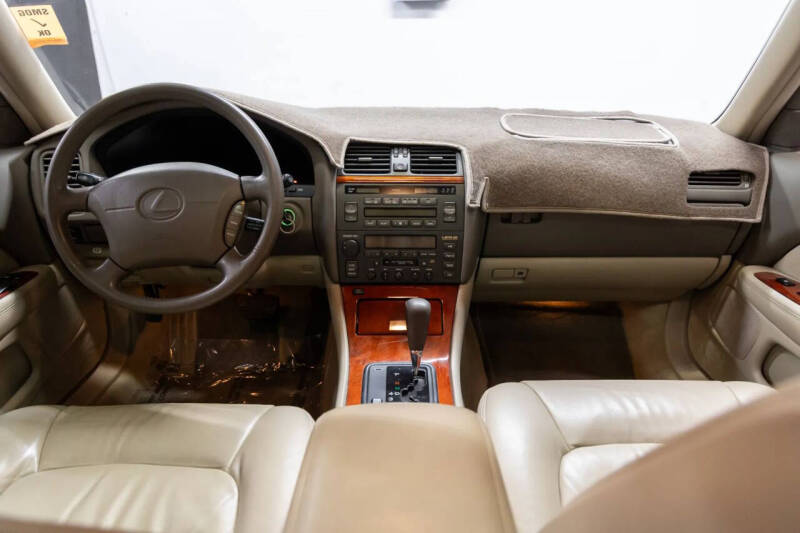 1998 Lexus LS 400