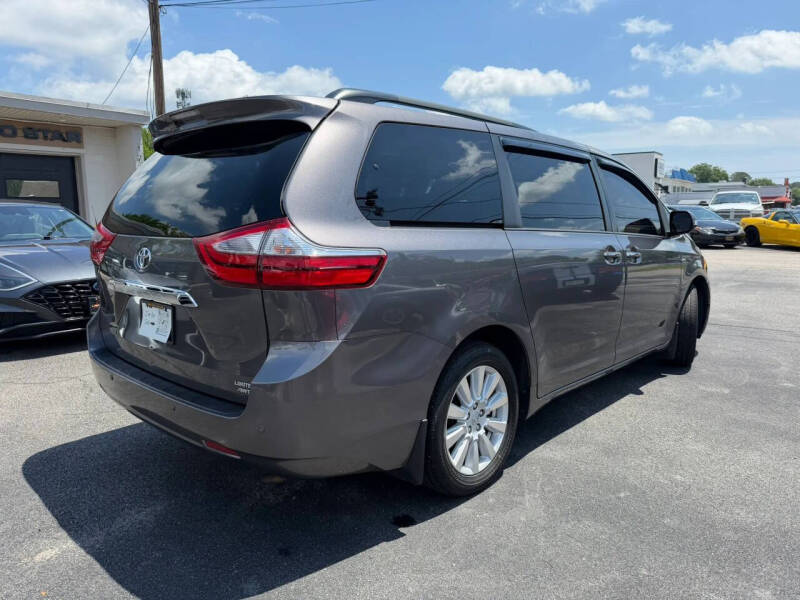 2017 Toyota Sienna