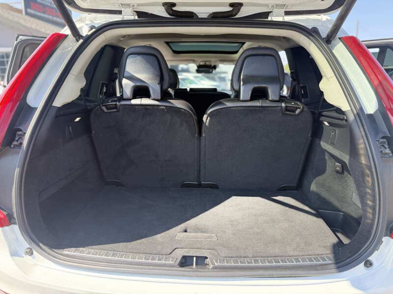 2019 Volvo XC90 T6 Momentum