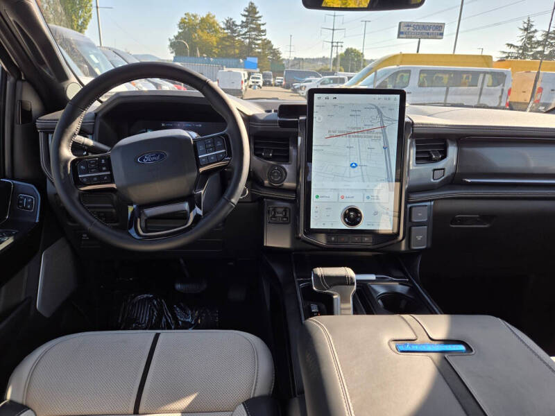 2025 Ford F-150 Lightning Platinum