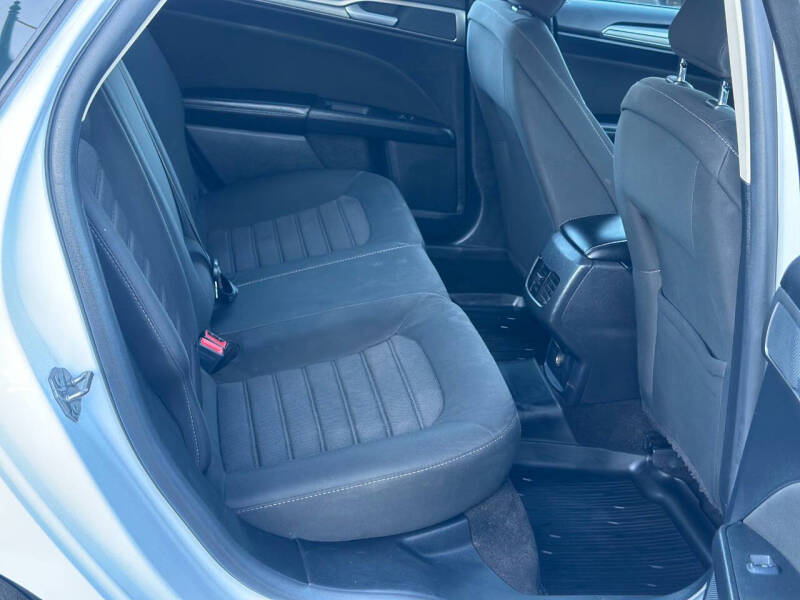 2020 Ford Fusion Hybrid SE