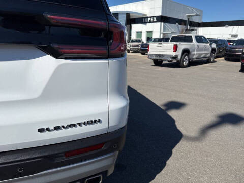 2025 GMC Acadia Elevation