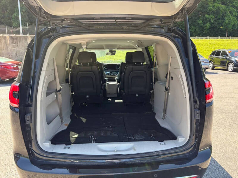 2023 Chrysler Pacifica Touring L