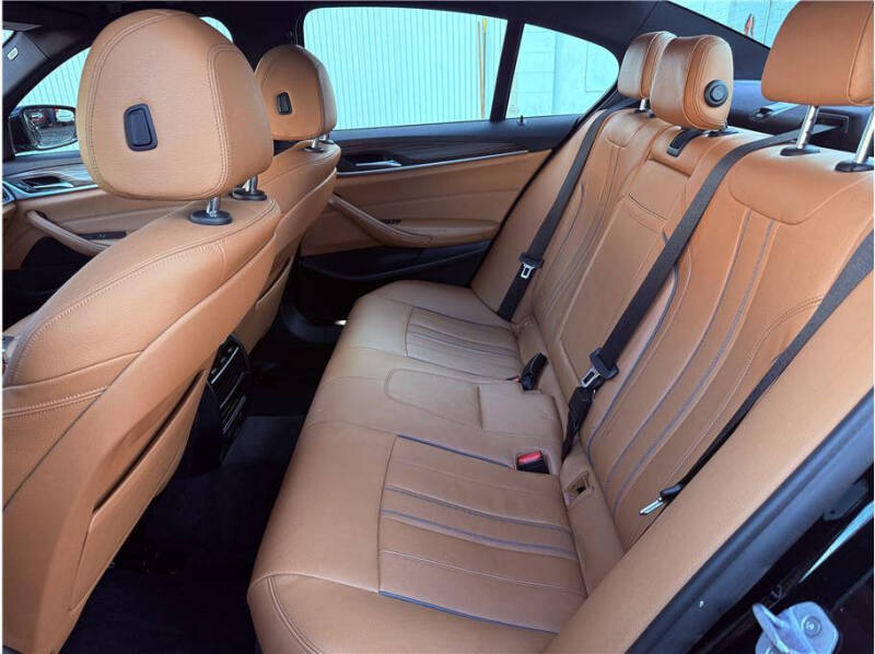 2017 BMW 5 Series 530i