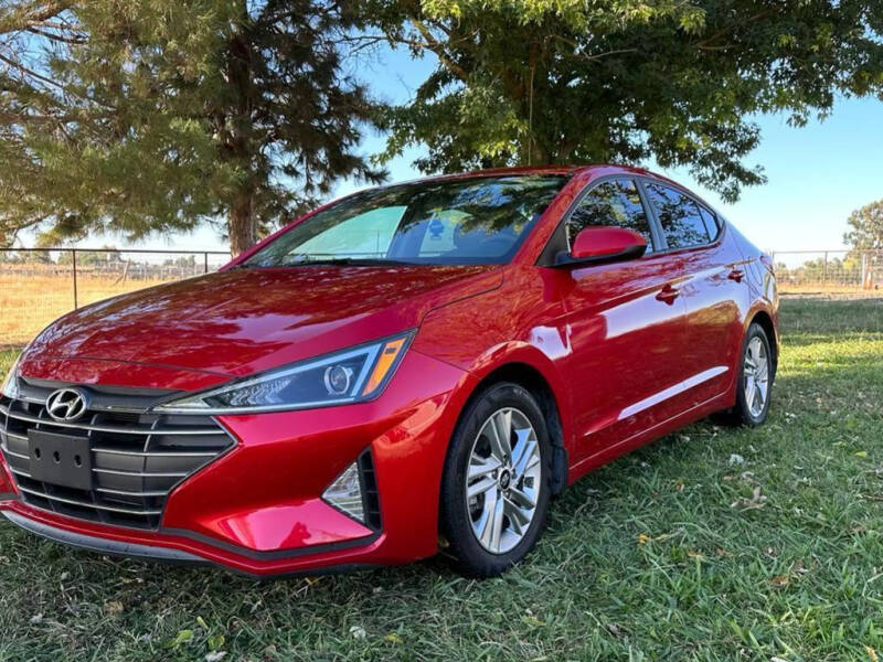 https://cdn05.carsforsale.com/777897dd801780bd4a215cdccad8cfef/800x600/2020-hyundai-elantra-sel-sedan-4d.jpg