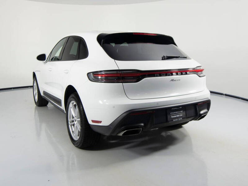 2025 Porsche Macan