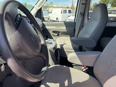 2004 Ford E-Series E-350 SD XL