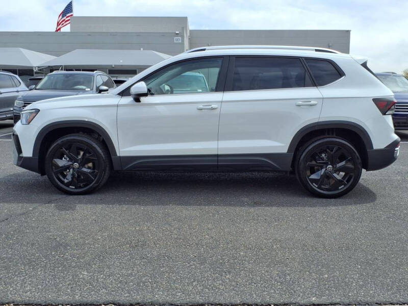 2025 Volkswagen Taos SE