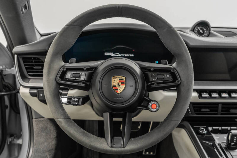 2025 Porsche 911 Carrera