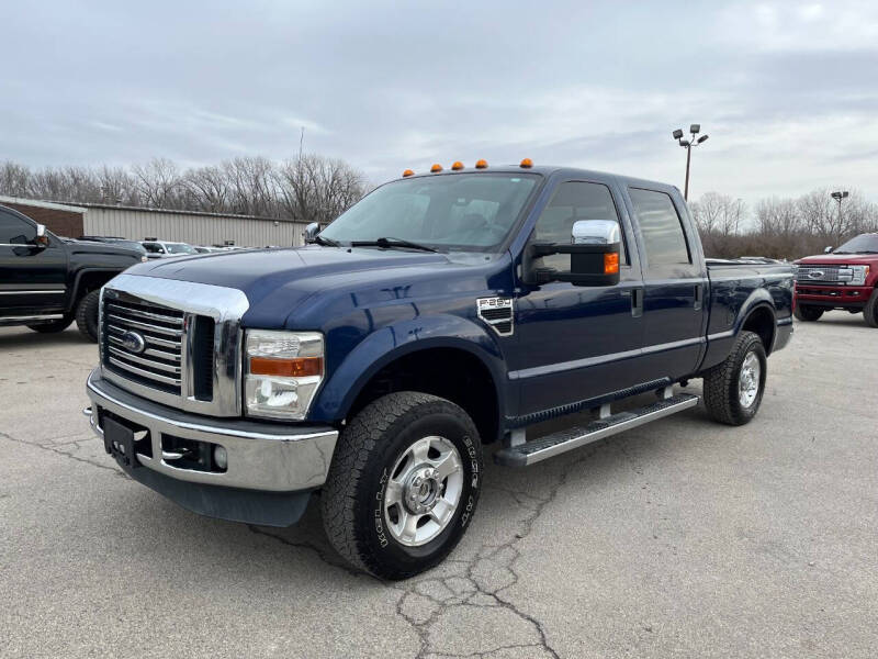 2010 Ford F-250 Super Duty XLT photo 2