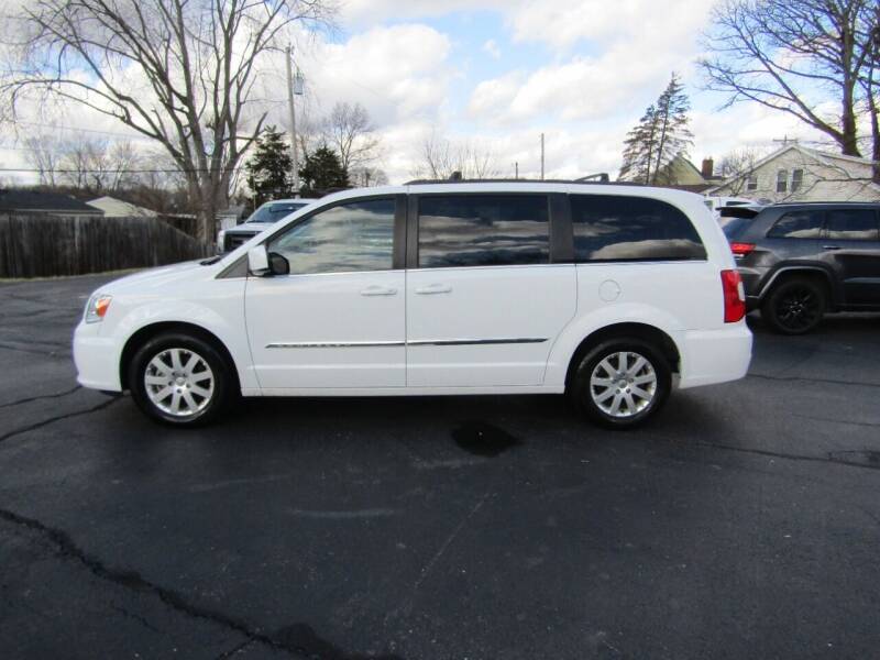 2015 Chrysler Town and Country for sale at Stoltz Motors in Troy OH