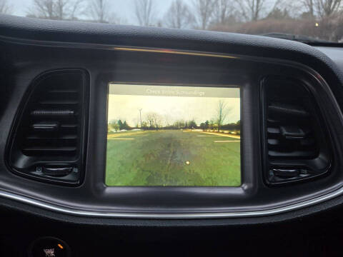 2016 Dodge Challenger SXT Plus