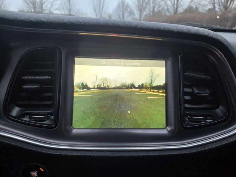 2016 Dodge Challenger SXT Plus