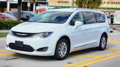 2019 Chrysler Pacifica for sale at Maxicars Auto Sales in West Park FL