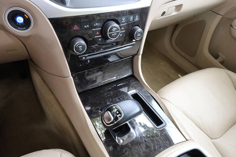 2013 Chrysler 300