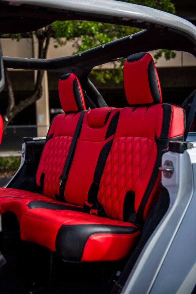 2020 Jeep Wrangler SUV / Crossover - $59,999