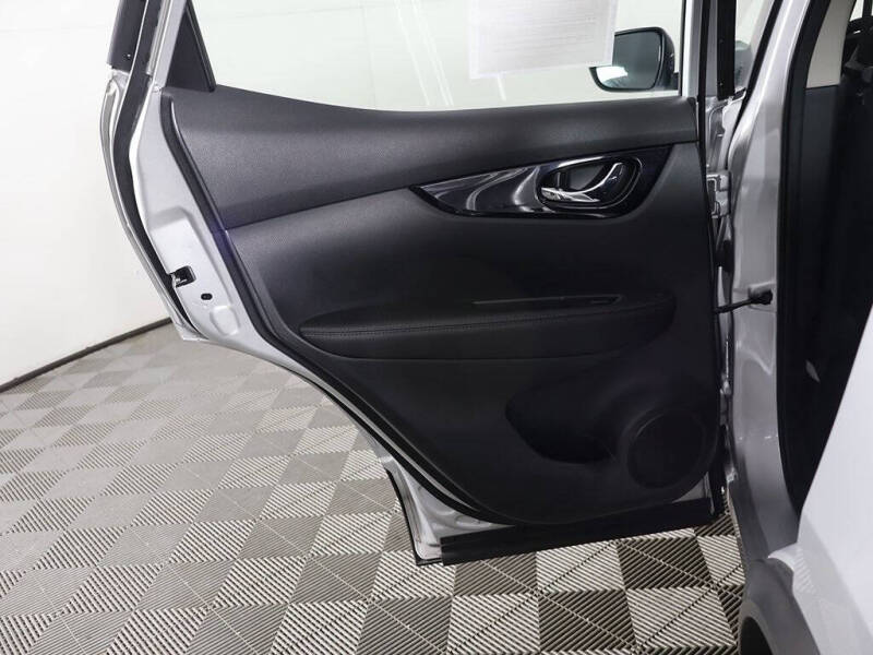 2022 Nissan Rogue Sport SV