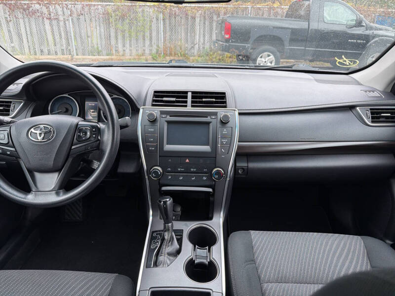 2017 Toyota Camry LE