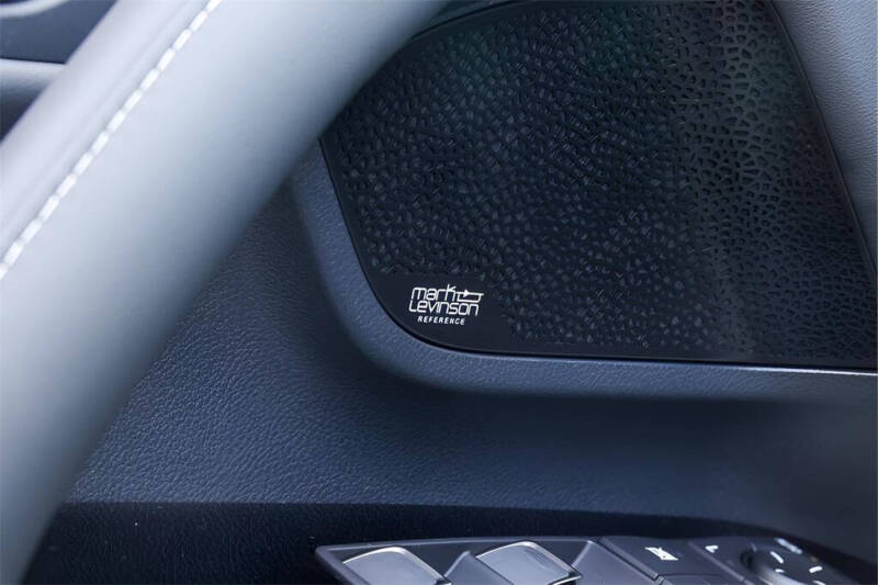 2025 Lexus LX 700h F SPORT Handling