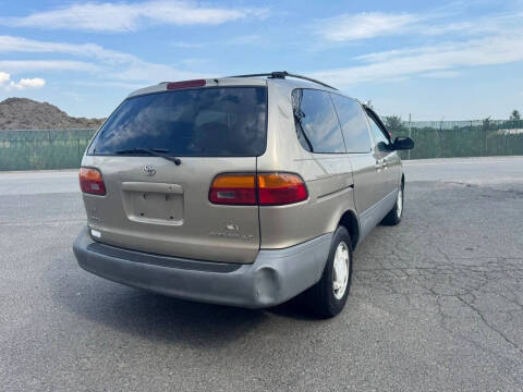 2000 Toyota Sienna