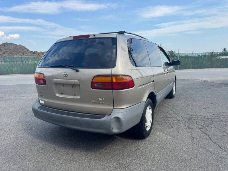 2000 Toyota Sienna