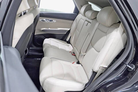 2024 Genesis GV70 2.5T Standard