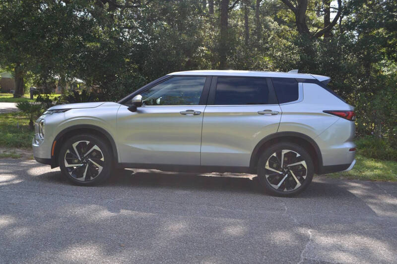 2022 Mitsubishi Outlander SE