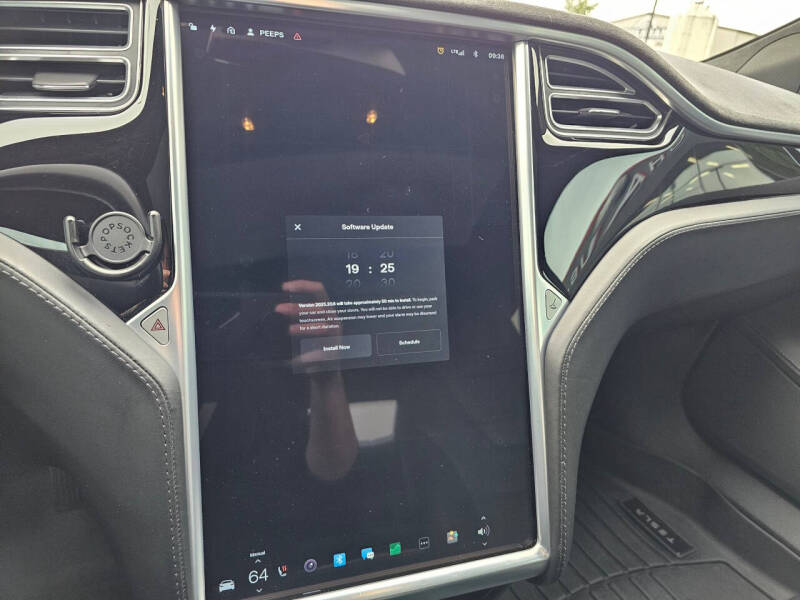 2015 Tesla Model S 70D