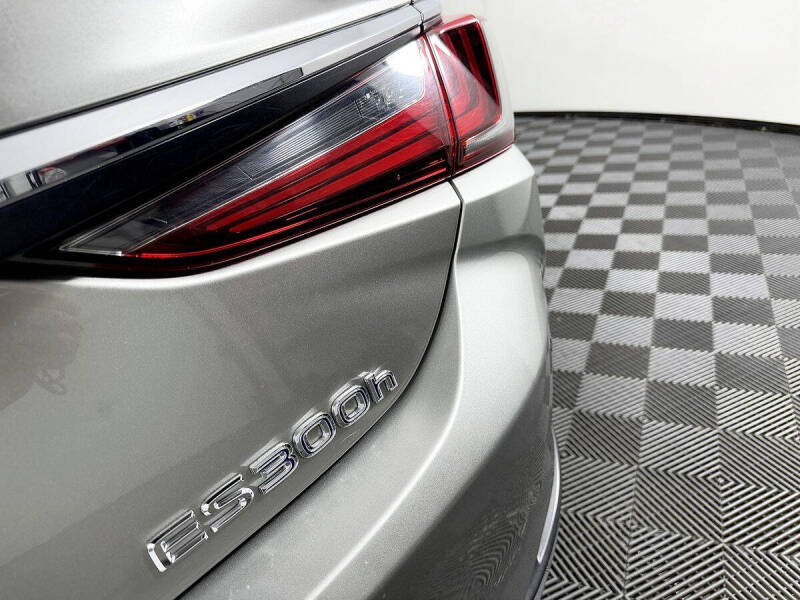 2019 Lexus ES 300h