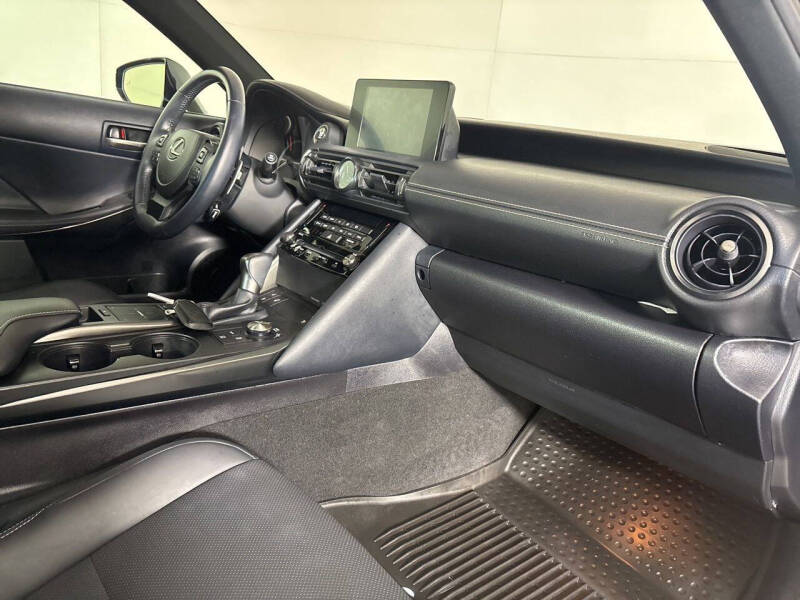 2023 Lexus IS 300