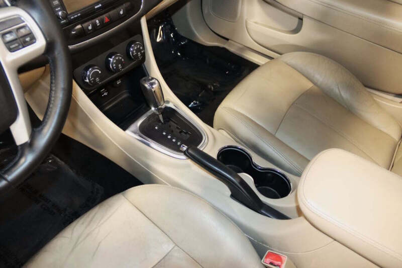 2013 Chrysler 200 Limited