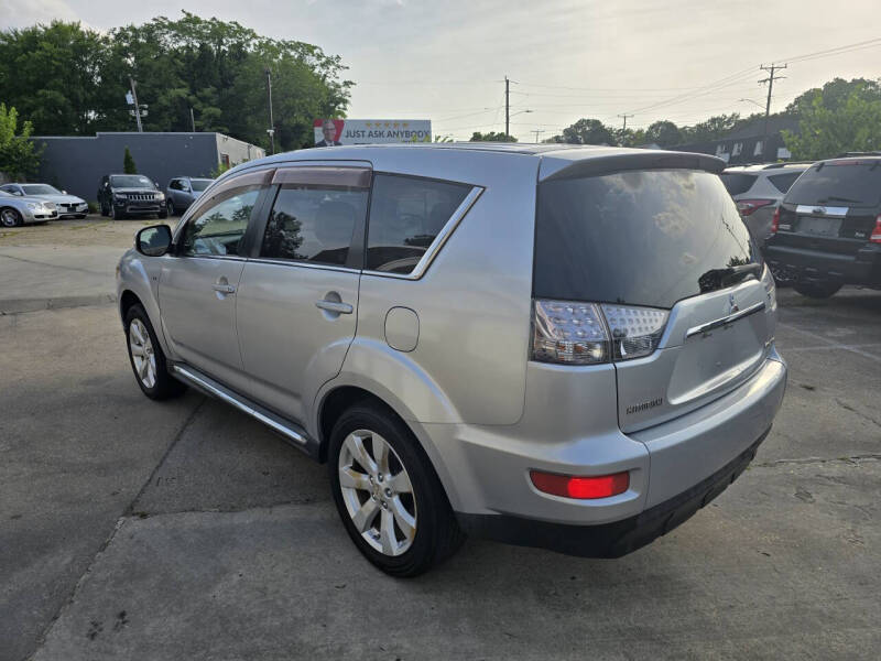 2011 Mitsubishi Outlander XLS