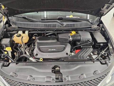 2017 Chrysler Pacifica Touring-L
