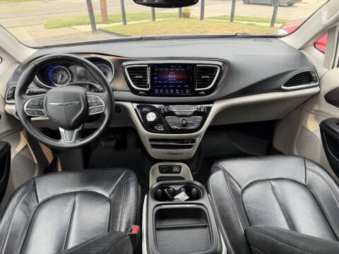 2017 Chrysler Pacifica Touring Plus