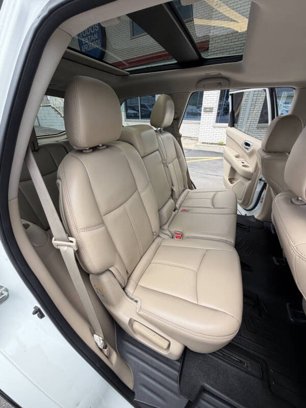 2017 Nissan Pathfinder SL