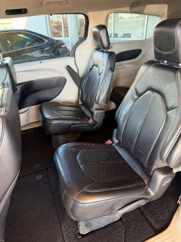 2020 Chrysler Voyager LXi