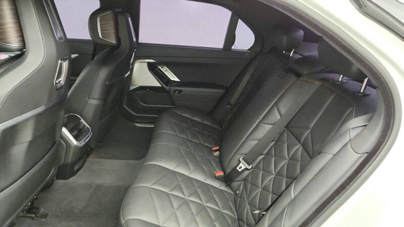 2023 BMW 7 Series 740i