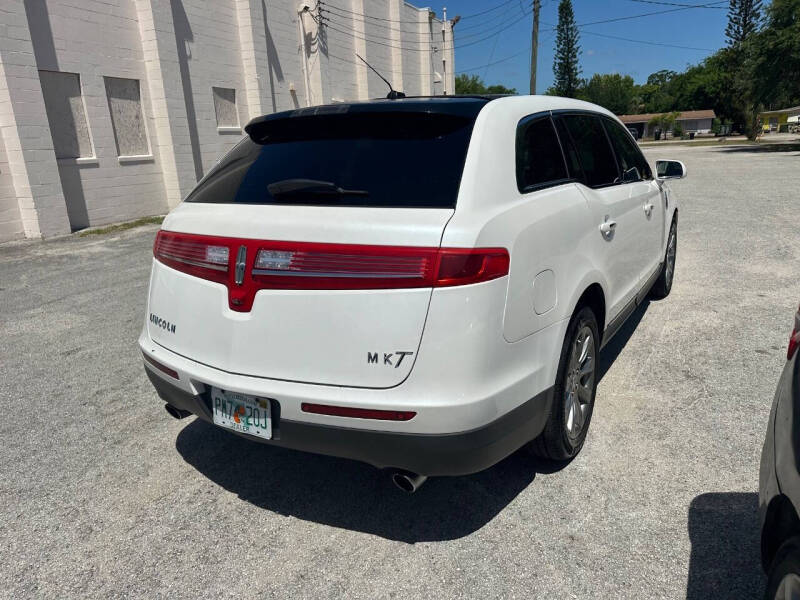2013 Lincoln MKT