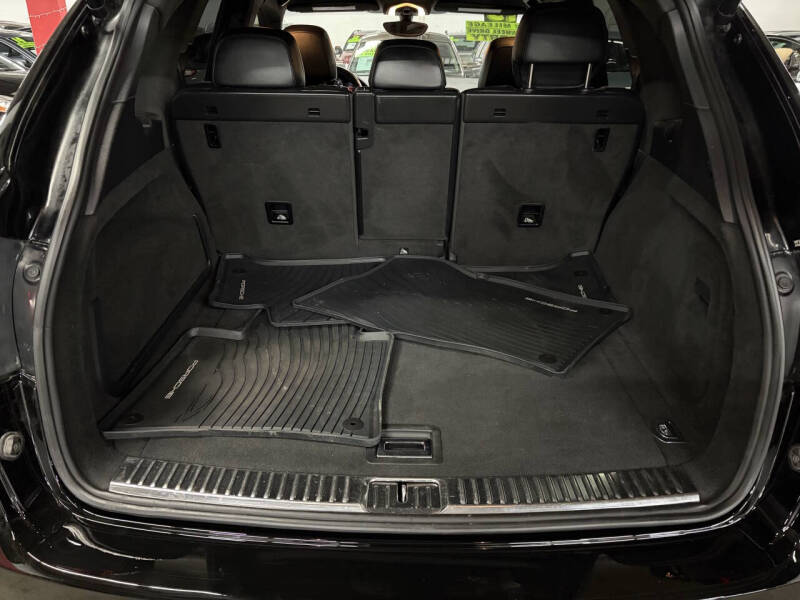 2013 Porsche Cayenne GTS