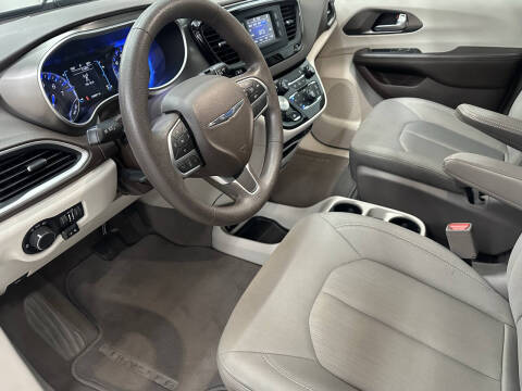2017 Chrysler Pacifica LX