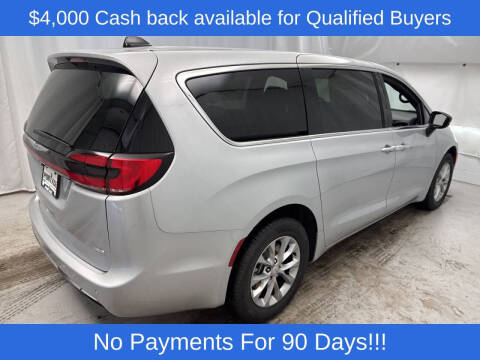 2026 Chrysler Pacifica Select