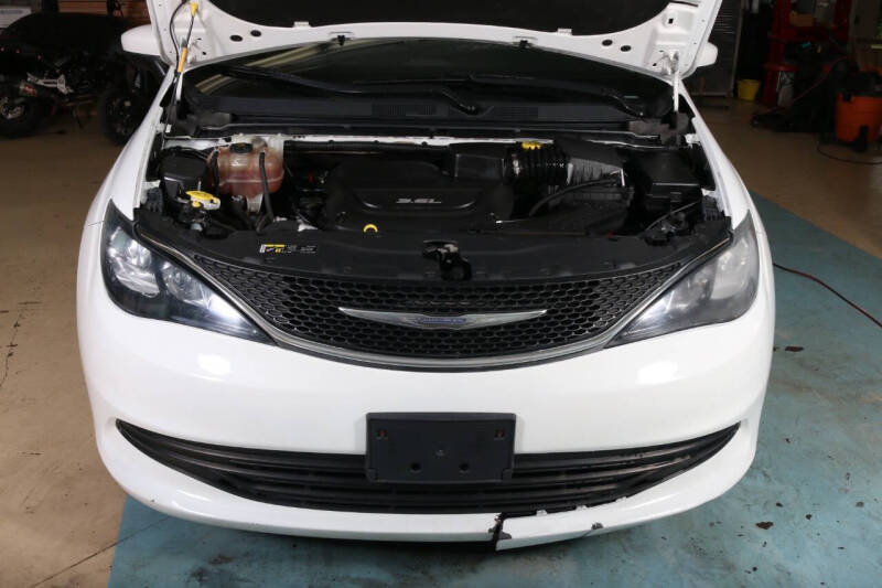 2017 Chrysler Pacifica LX