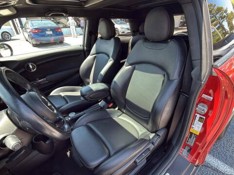 2017 MINI Hardtop 2 Door Cooper