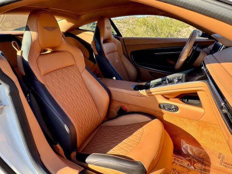 2025 Aston Martin DB12 V8