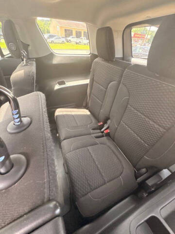 2017 GMC Acadia SLE-2