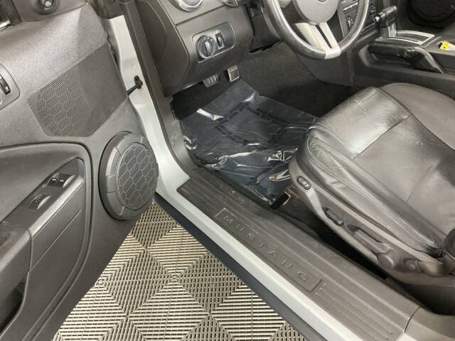 2007 Ford Mustang V6 Deluxe